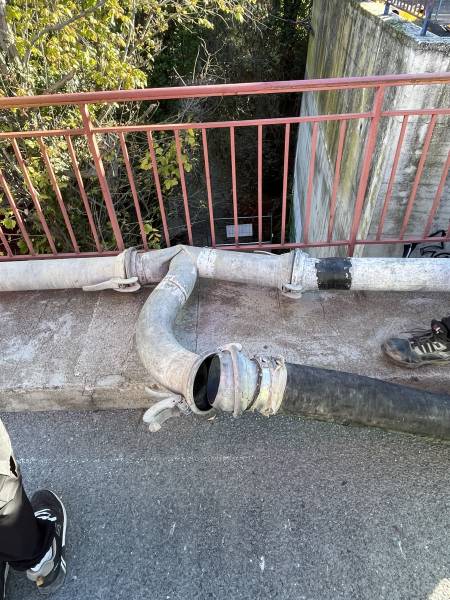 Quand Locawatt anticipe même les imprévus petite collision entre un camion et un coude rigide